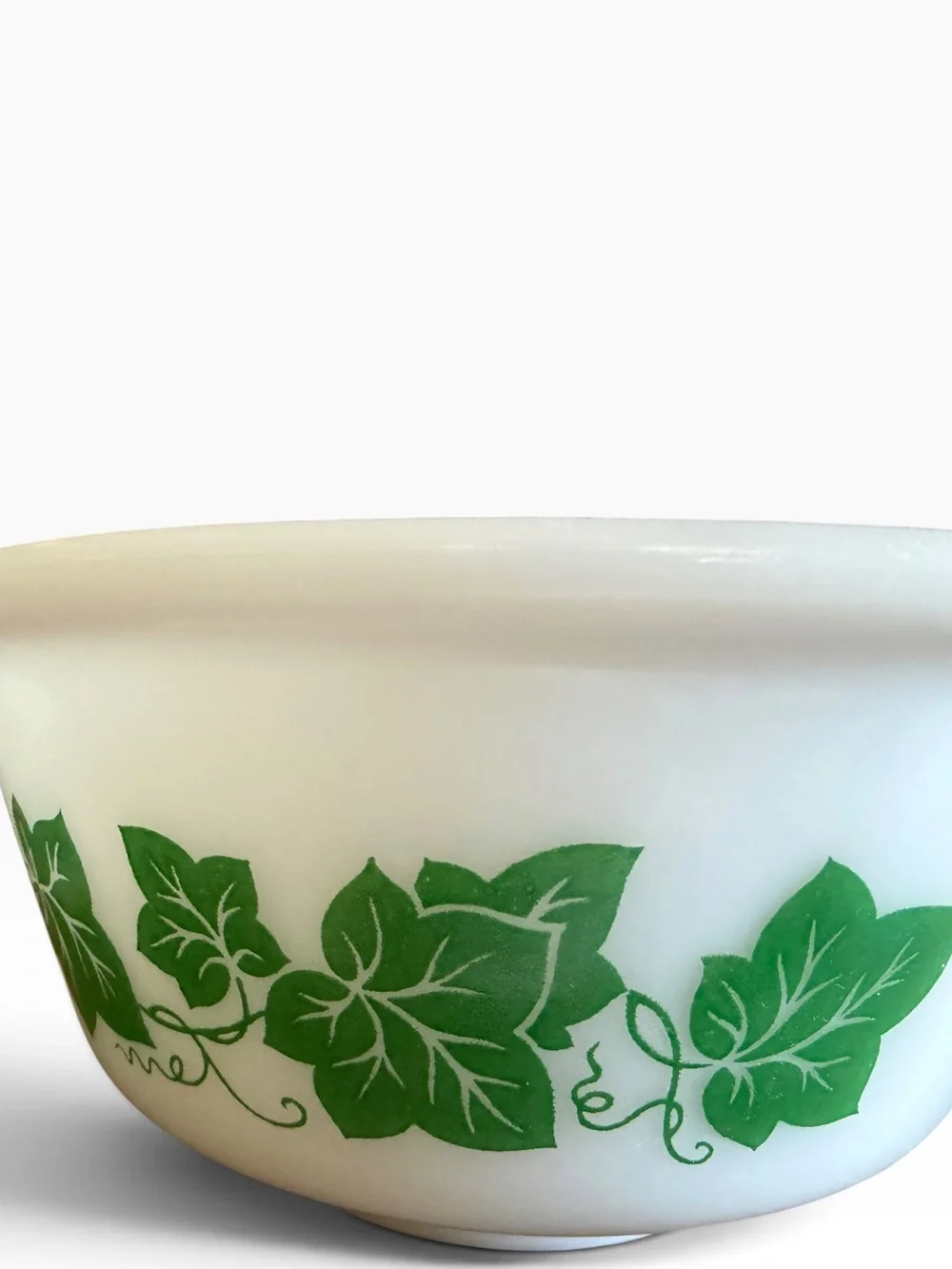 Hazel Atlas Vintage Green Ivy Leaves Milk Glass Nesting Bowls One 5” One 7” EC